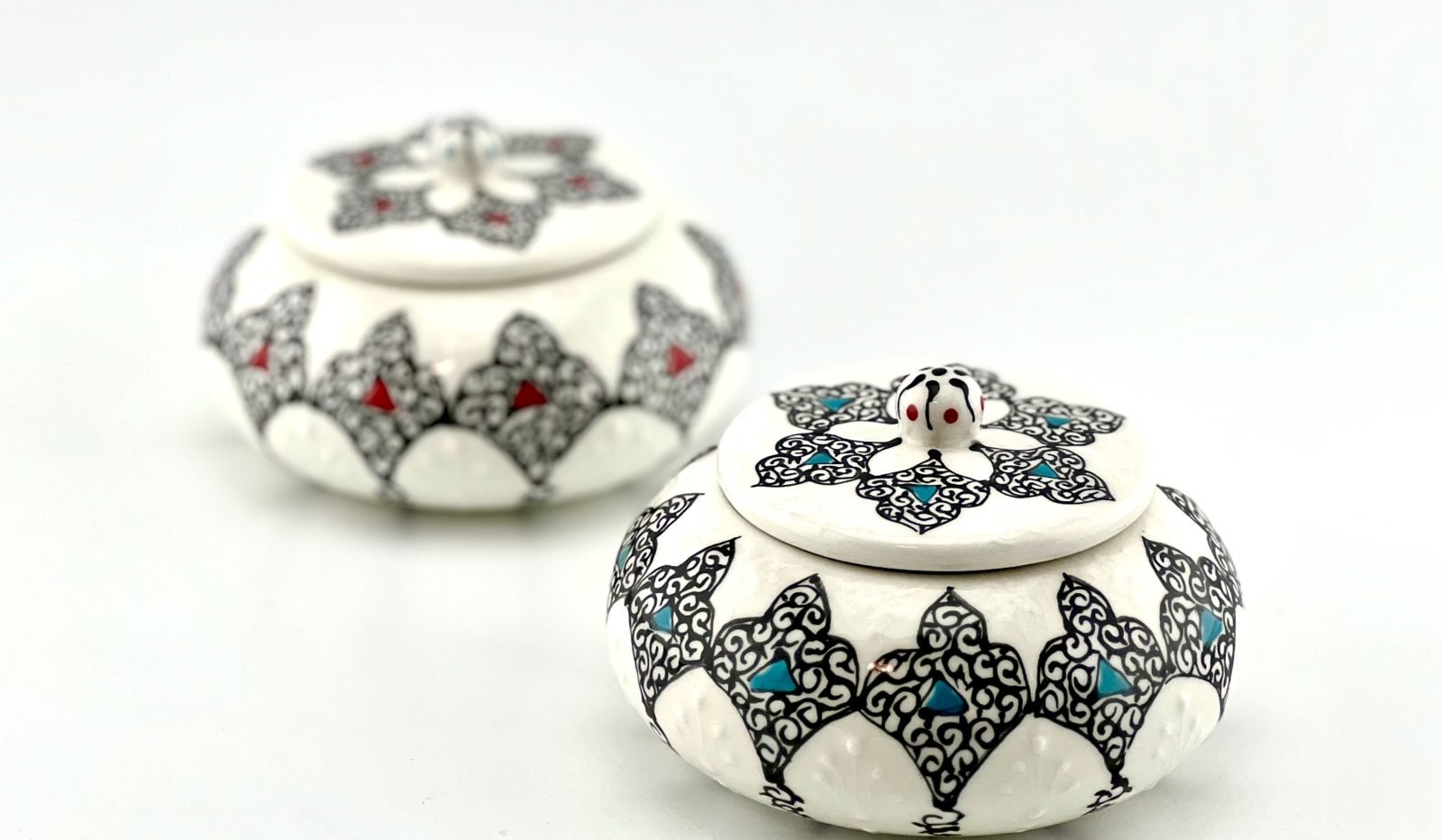Jewelry box in symmetric design - Image 8