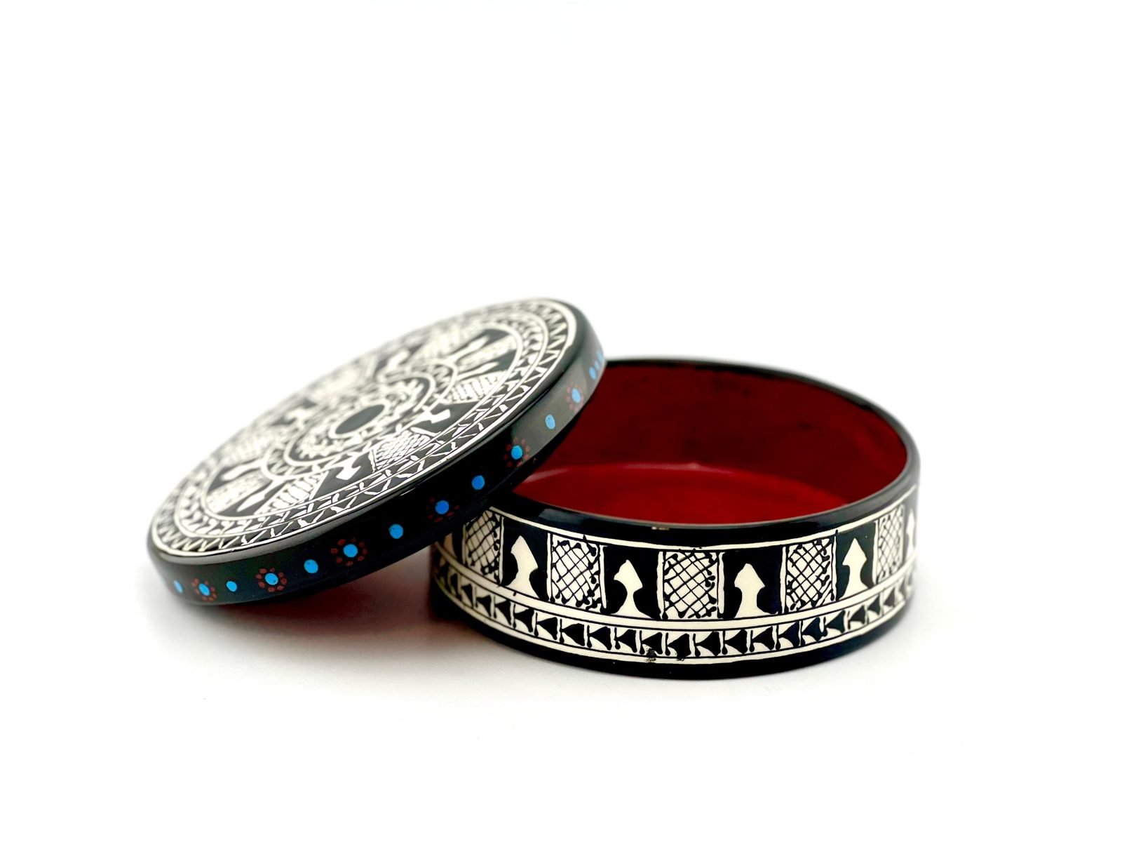 Jewelry box in historical design - Image 4