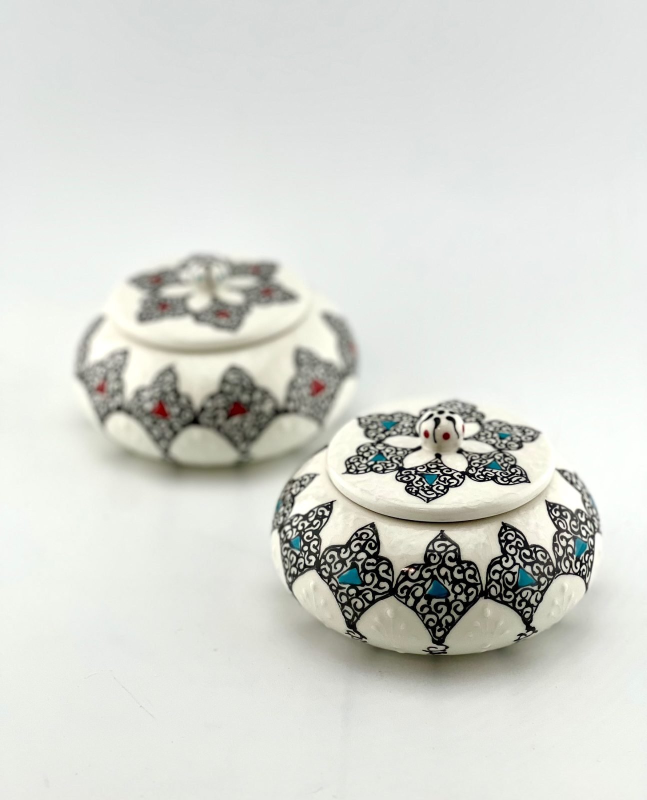 Jewelry box in symmetric design - Image 7