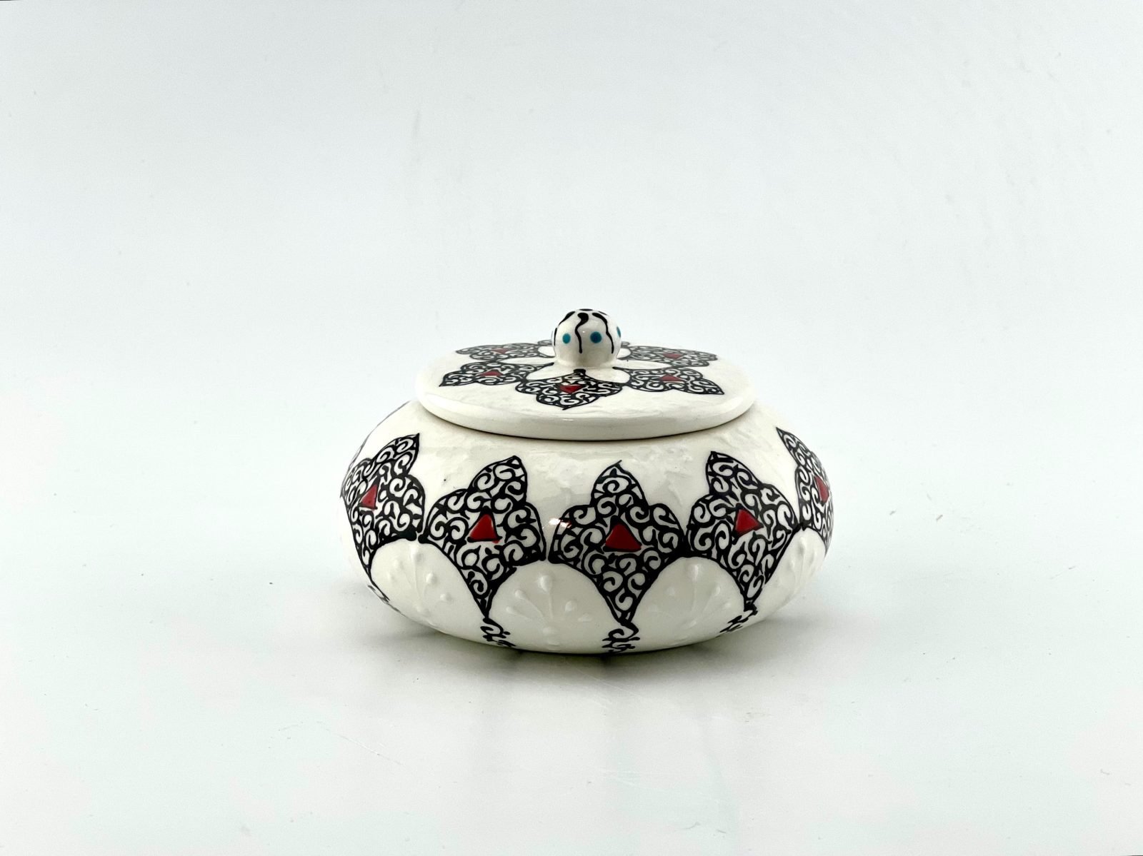 Jewelry box in symmetric design - Image 2