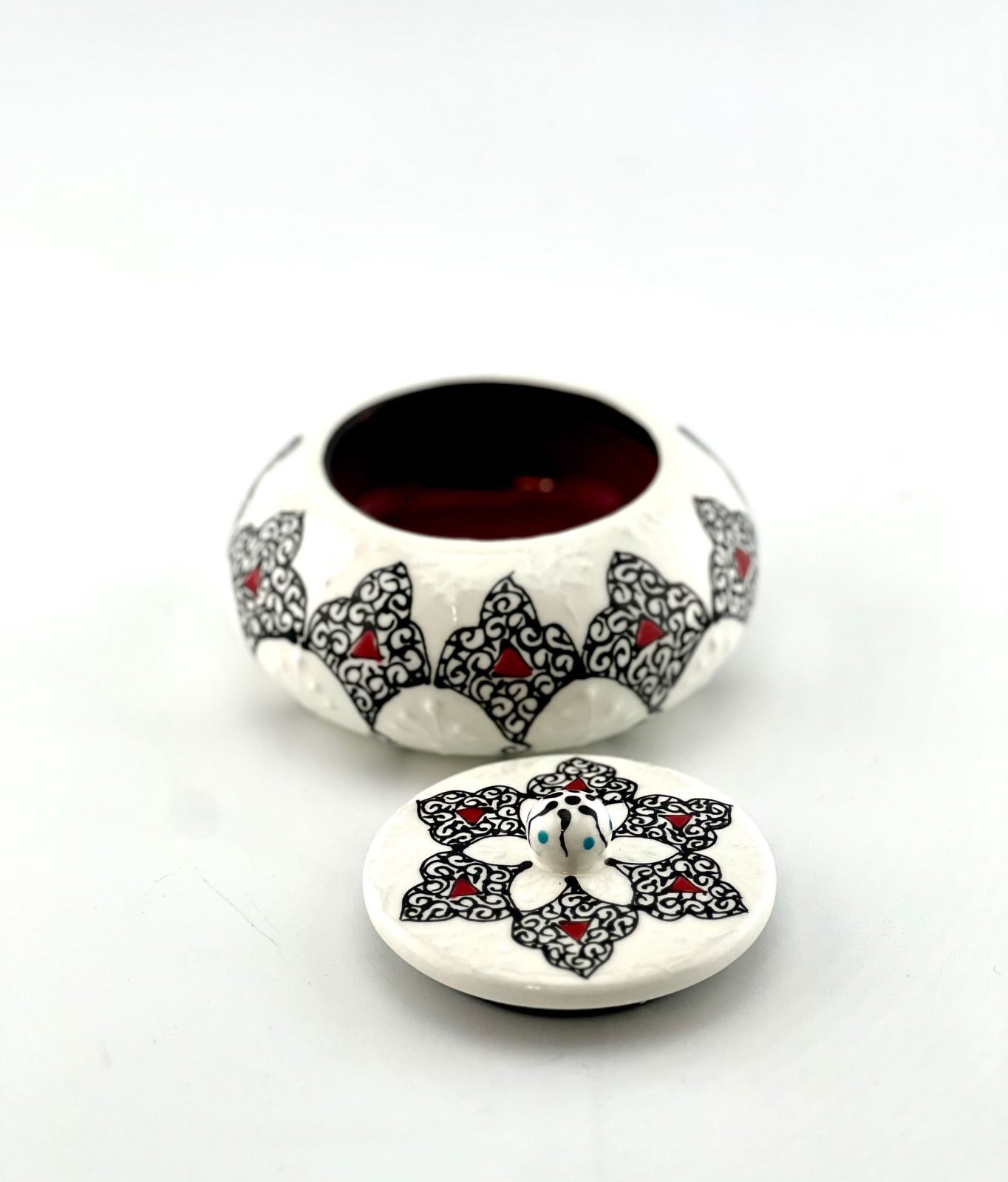 Jewelry box in symmetric design - Image 3